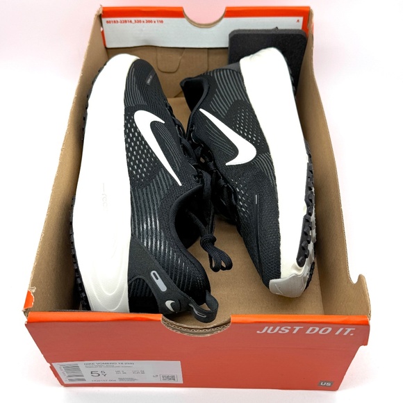 Nike Vomero 18 Youth 5.5Y / Womens 7 Black Shoes New Running HQ2157-004 - Picture 9 of 11